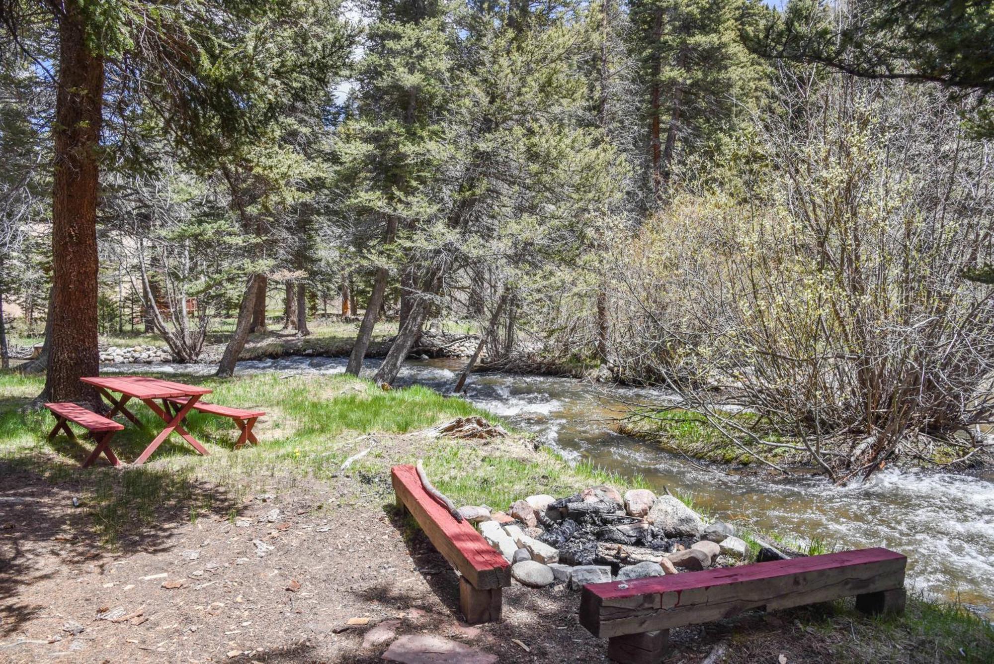 Bear Bait Villa Red River Bagian luar foto