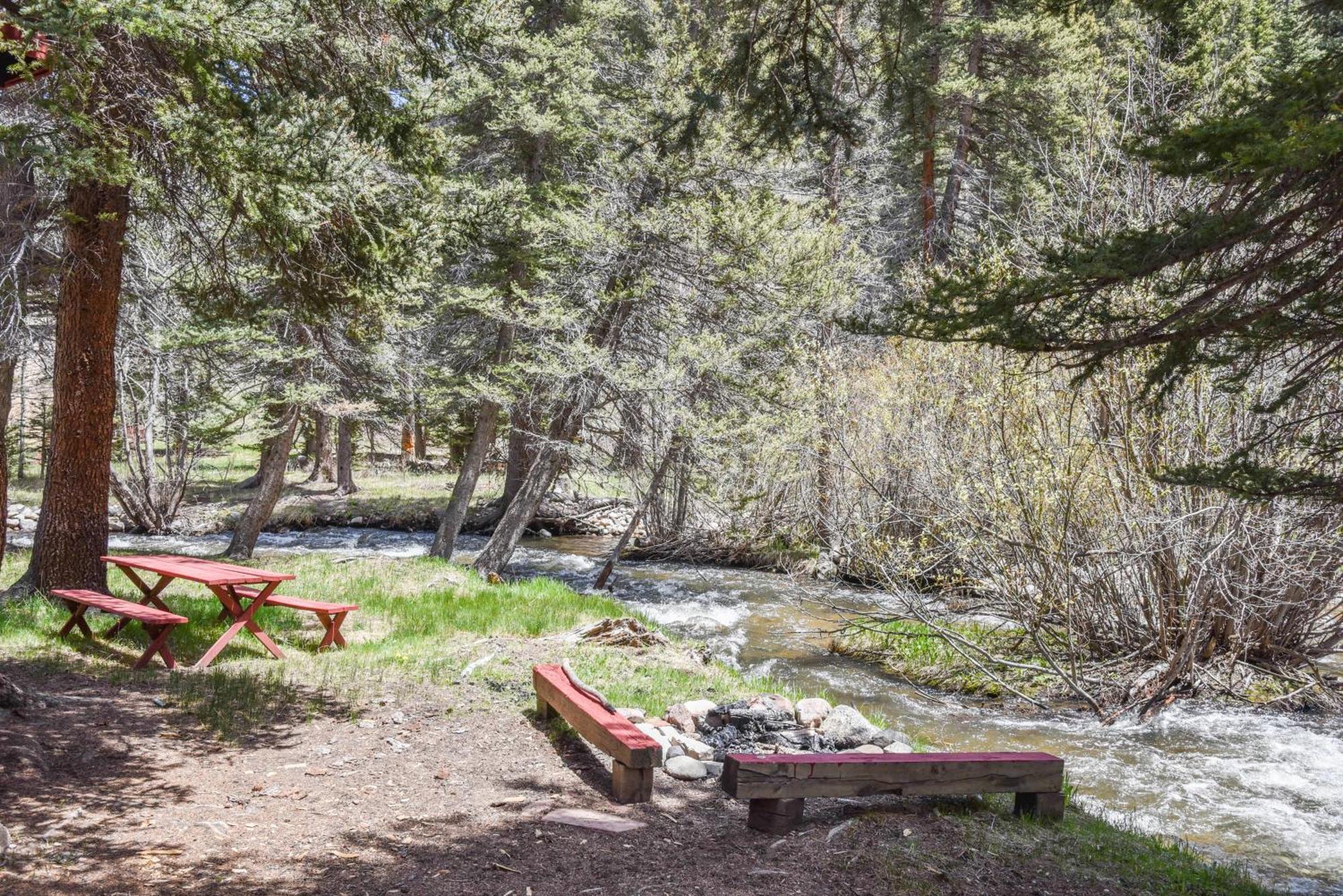 Bear Bait Villa Red River Bagian luar foto